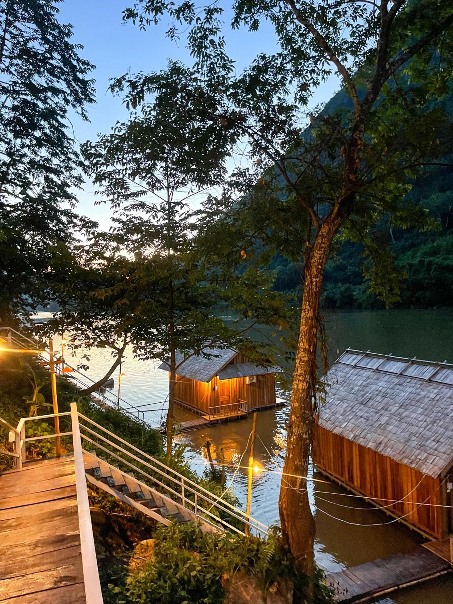 Nongkhiaw The Float House Hotell Exteriör bild