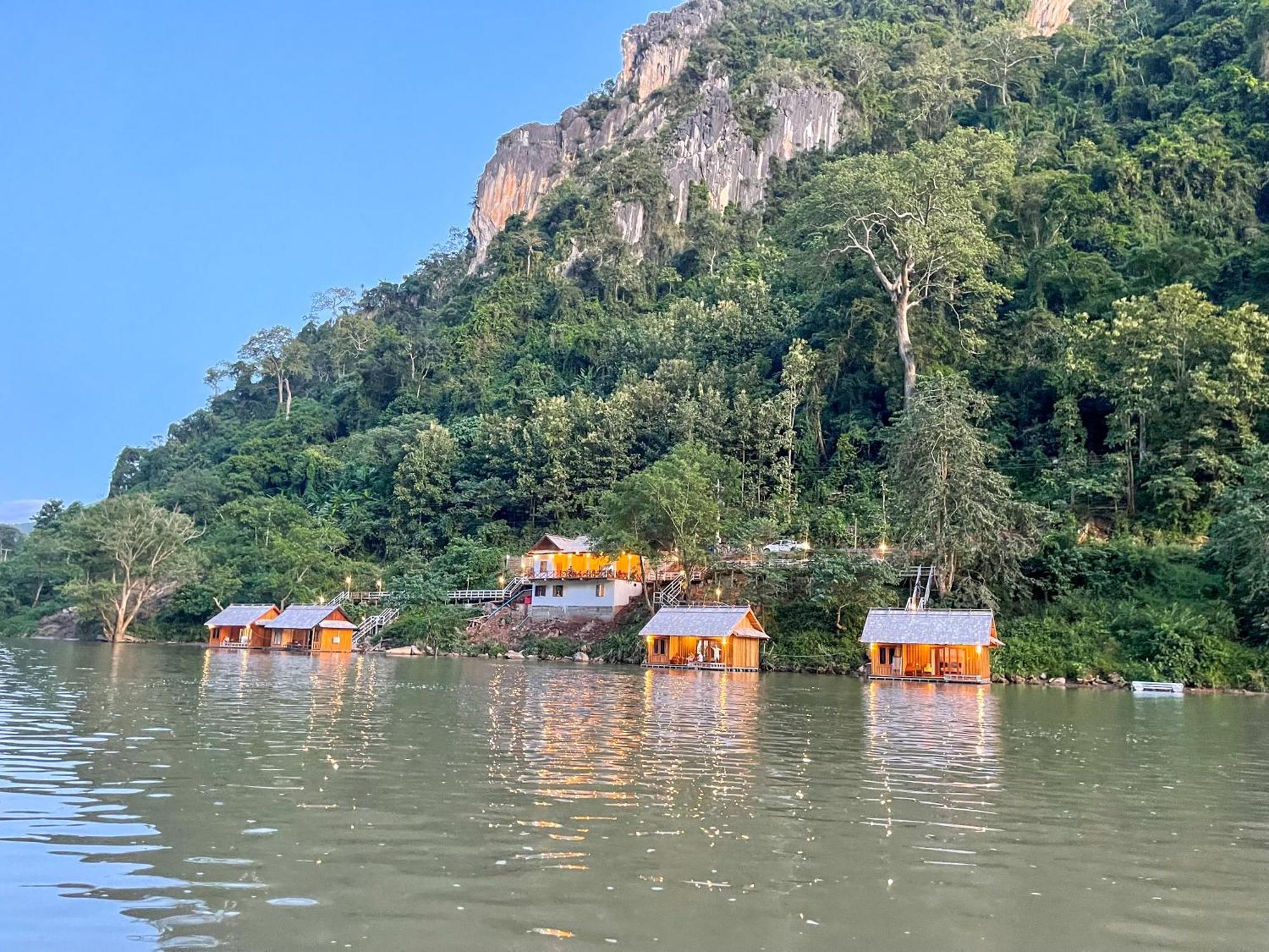 Nongkhiaw The Float House Hotell Exteriör bild