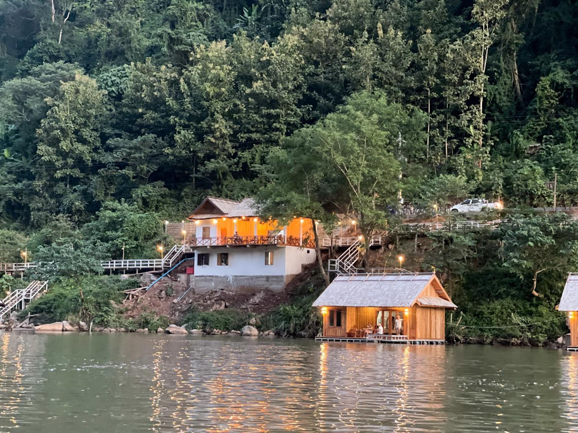 Nongkhiaw The Float House Hotell Exteriör bild
