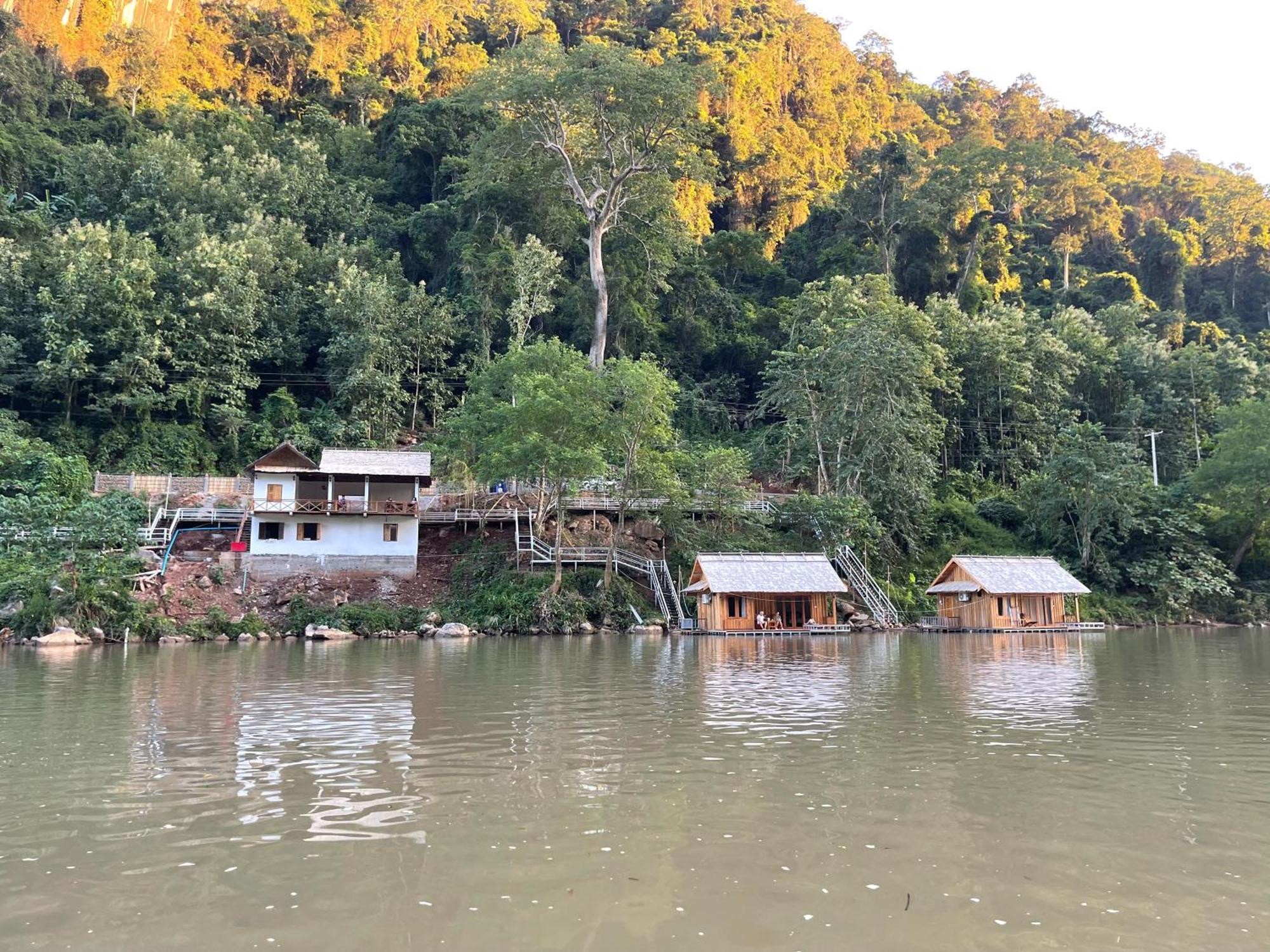 Nongkhiaw The Float House Hotell Exteriör bild