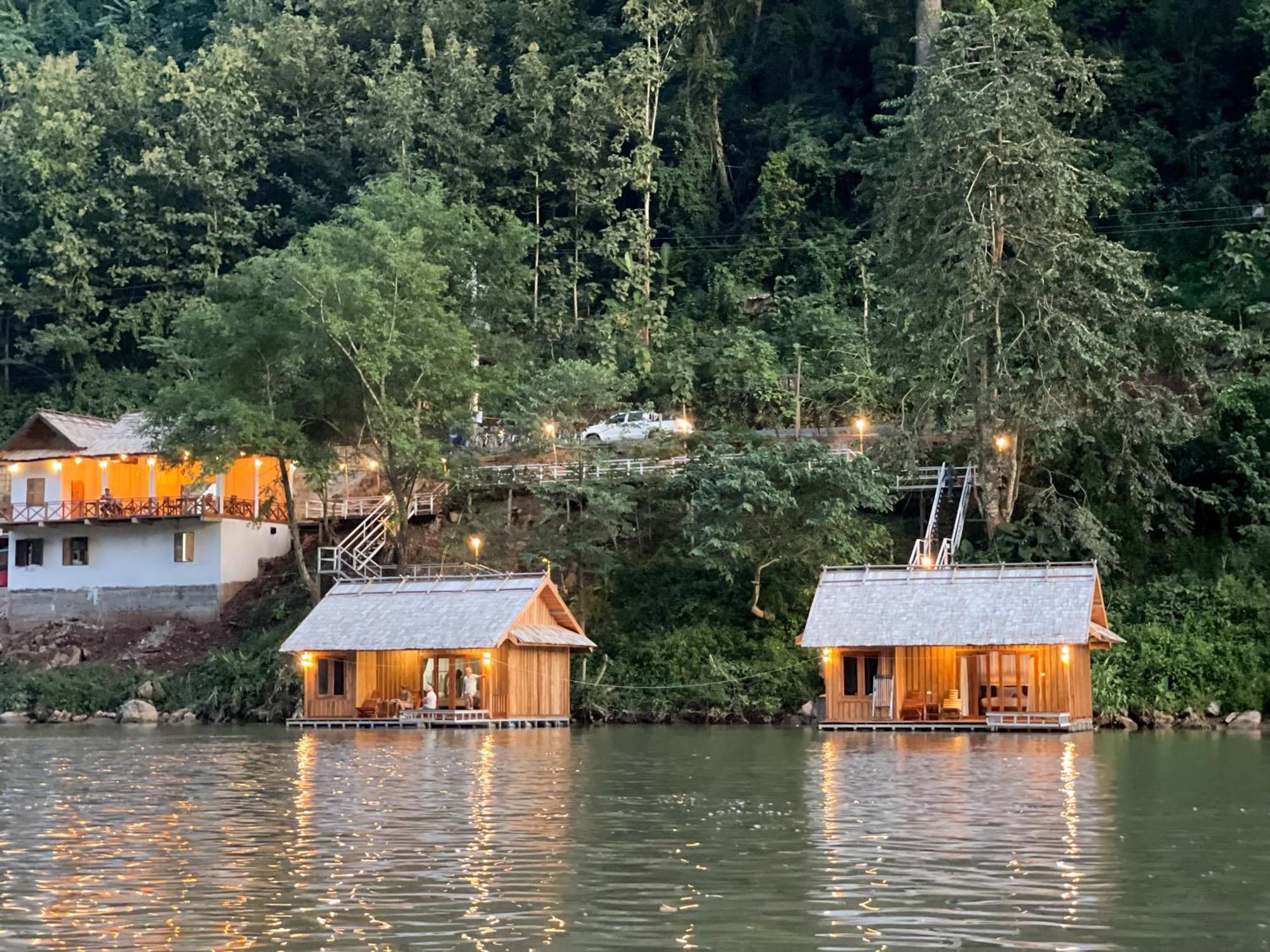 Nongkhiaw The Float House Hotell Exteriör bild