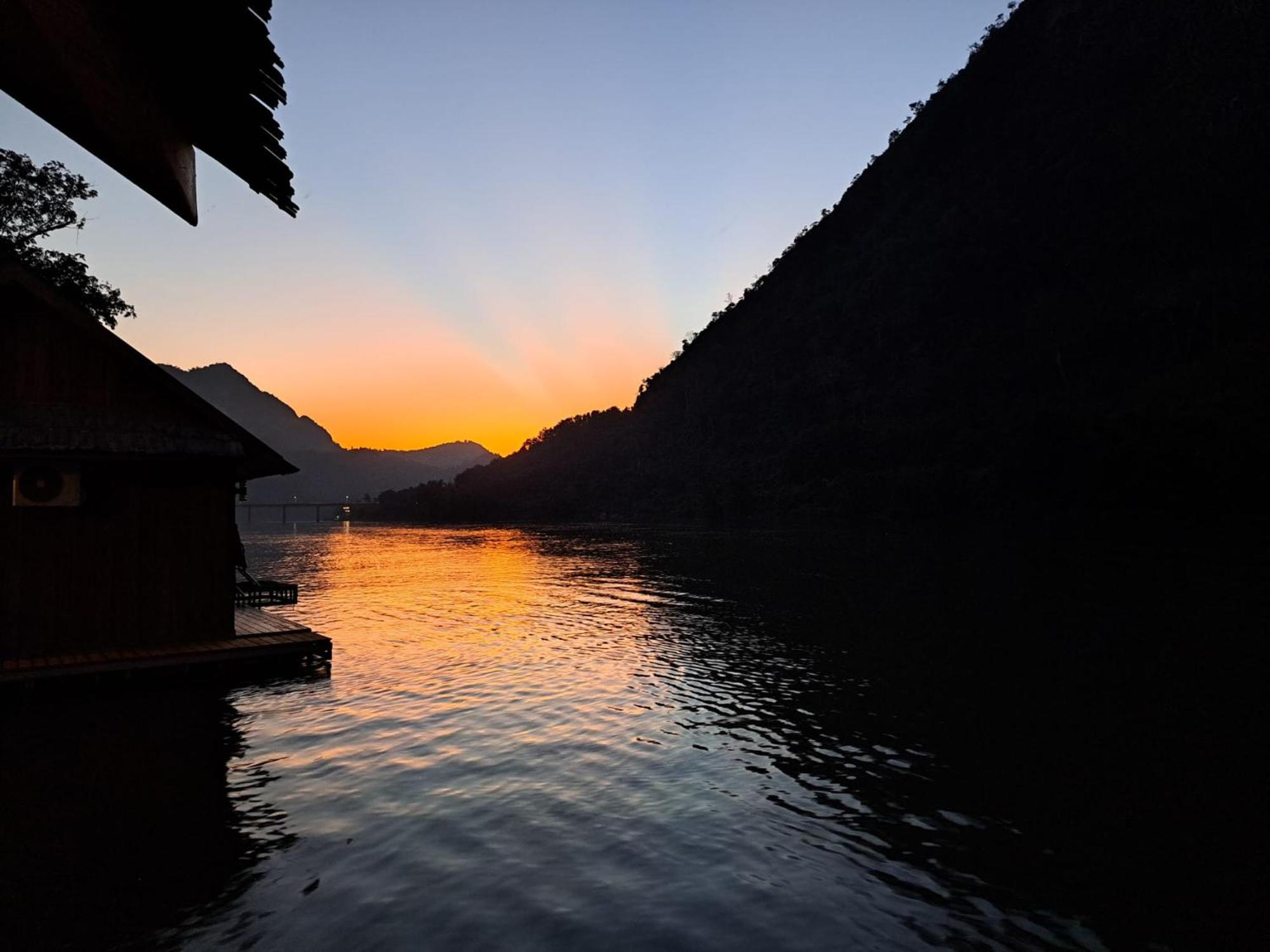 Nongkhiaw The Float House Hotell Exteriör bild